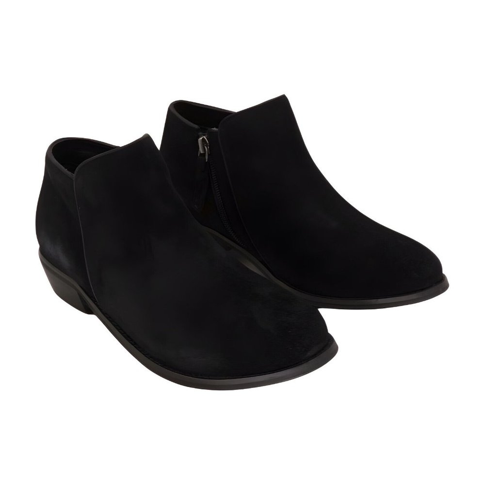 Softwalk Womens Rocklin Loafer Flat, Black Suede, Size 8.5